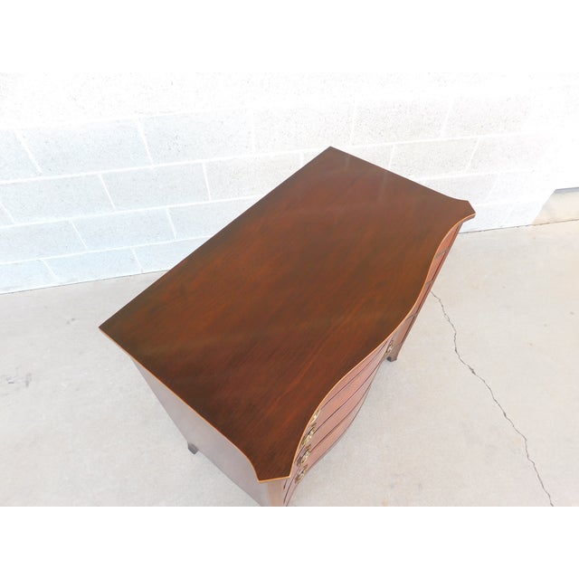 Charak Federal Hepplewhite Flame Mahogany Serpentine Front Chest 34"w For Sale In Philadelphia - Image 6 of 18