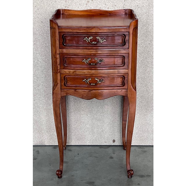 French Antique Louis XV French Marquetry Marble Top Nightstands, Set of 2 For Sale - Image 3 of 18