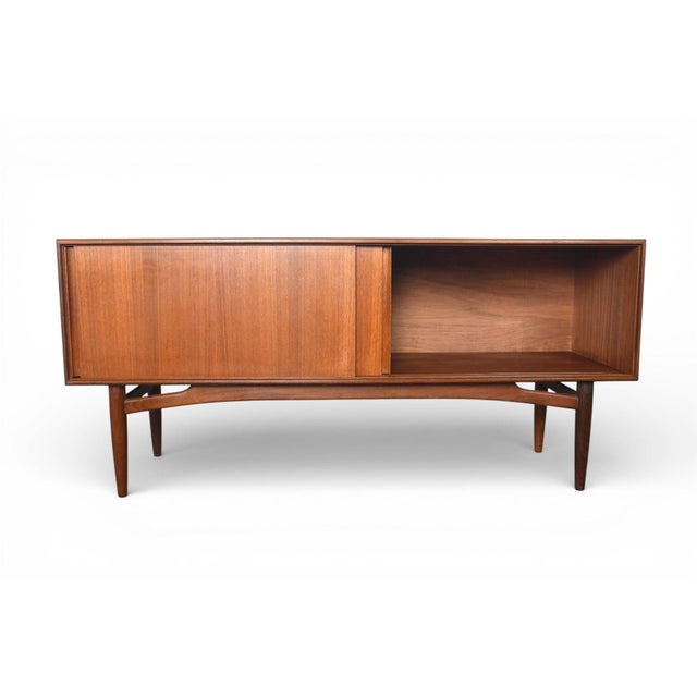 Mid-Century Modern English Modern Sliding Door Credenza in Teak For Sale - Image 3 of 8