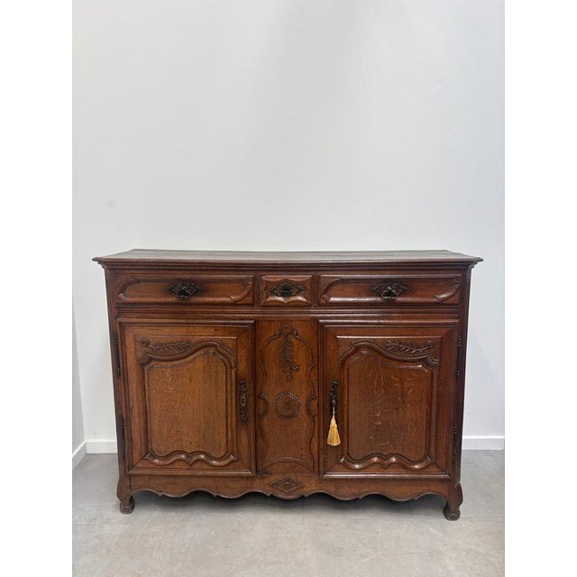 2 door 3 drawers massive oak excellent condition L: 163cm D: 52cm H: 117cm