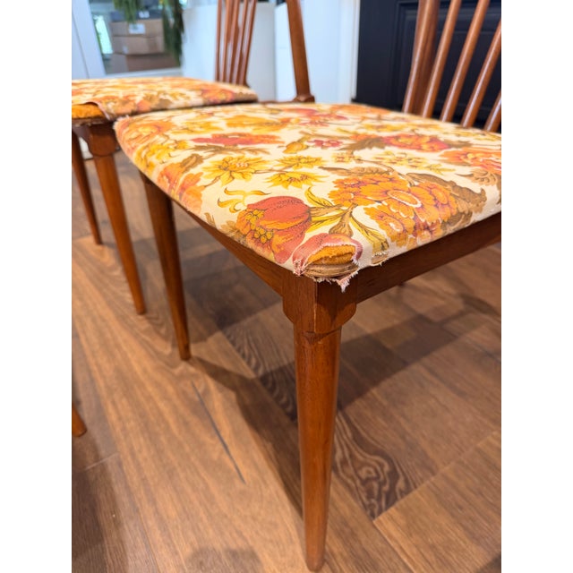 Mid-Century Modern Broyhill Sculptra Attributed Dining Chairs – Set of 6 With Captain Chair – Walnut For Sale - Image 9 of 17