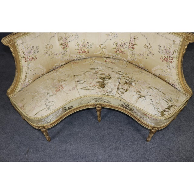 French Louis XVI Giltwood Corner Settee Loveseat C. 1890s Era For Sale In Philadelphia - Image 6 of 10
