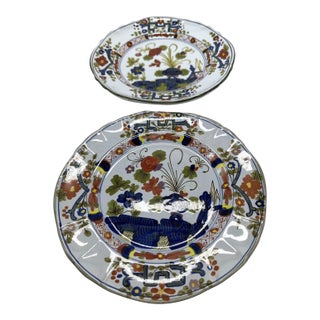 Vintage Italian Majolica Faenza Garofano Blue & White Plates - Pair For Sale