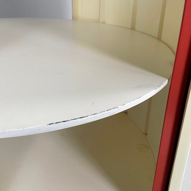 Italian Space Age Plastic Wardrobe by Gilberto Peguri, 1970s For Sale - Image 15 of 18