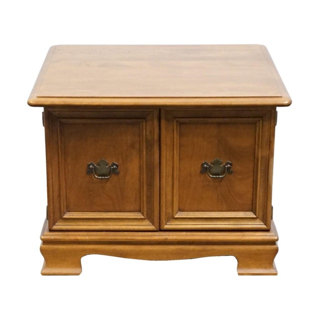 American Ethan Allen Heirloom Nutmeg Maple Colonial Early American 27" Square Accent Storage End Table 10-8635 For Sale - Image 3 of 11