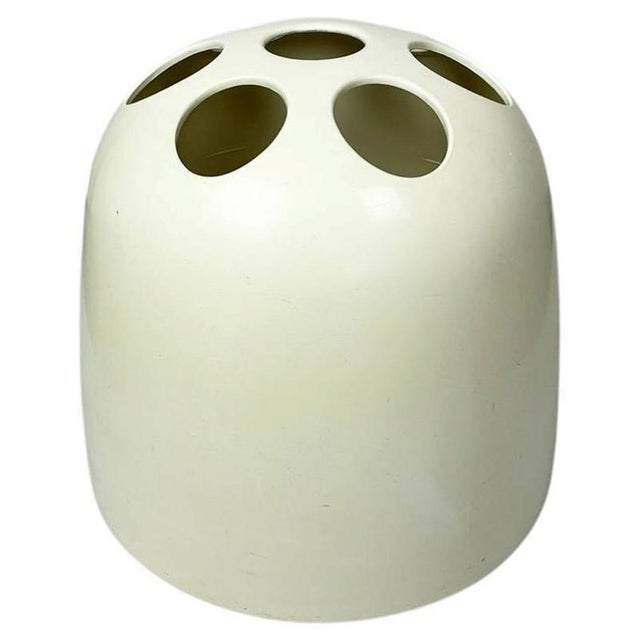 This charming creamy white umbrella stand Dedalo was designed by Emma Gismondi Schweinberger for Artemide Milano Italy in...