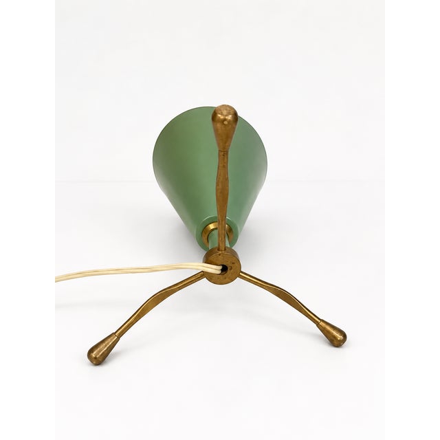1950s Mid-Century Modern Italian Sage Green Lacquered Aluminum Tripod Table Lamp from Stilnovo, 1950s For Sale - Image 5 of 6