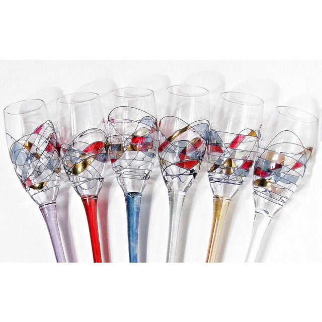 Red Vintage French Style Hand Blown Art Glass Long Stem Champagne Flutes With Matching Vase - 7 Piece Set For Sale - Image 8 of 14