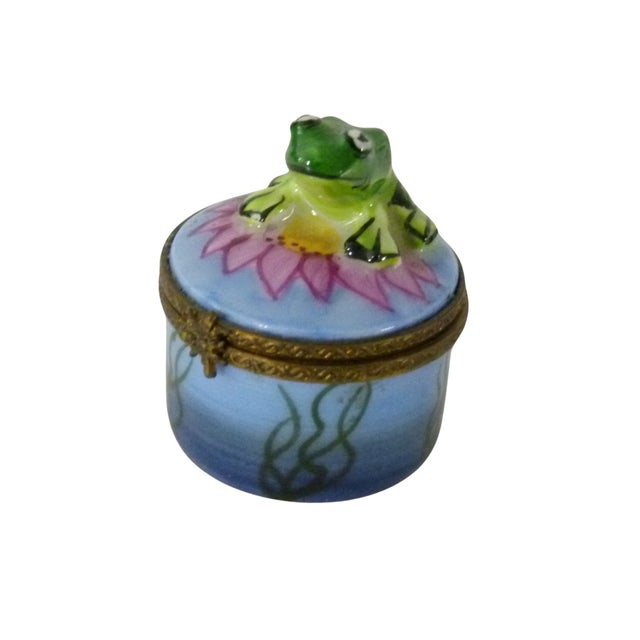 1990s Limoges France Frog Trinket Box | Peint Main | g.p Artist Signature For Sale - Image 5 of 9