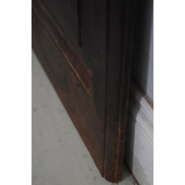 1980s Virginia Metal Crafters Colonial Williamsburg Fireplace Back For Sale - Image 5 of 8