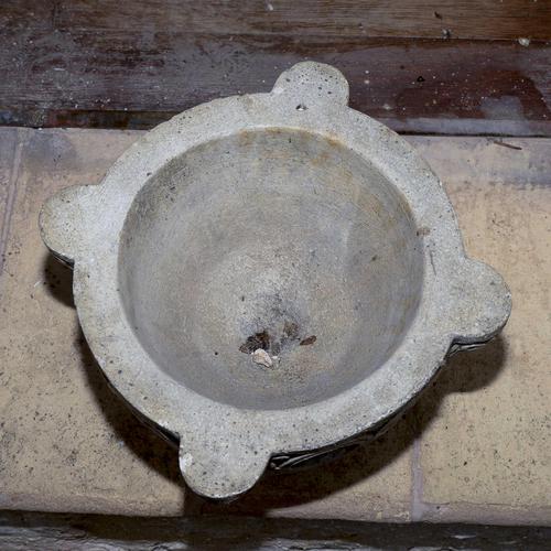 Baroque Style Mortar in Clay For Sale - Image 6 of 7