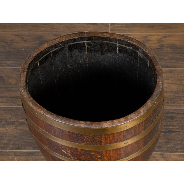 English Victorian 19th Century Oval Barrel with Coat of Arms and Brass Braces For Sale - Image 12 of 12