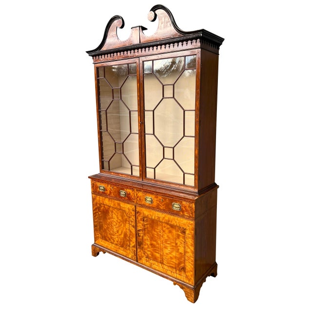 Late 18th Century George III Satinwood Cabinet For Sale - Image 5 of 12