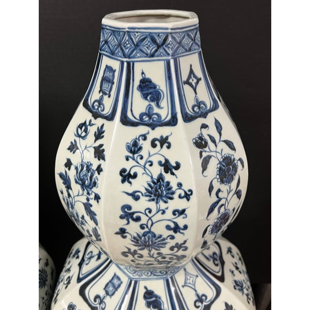 Mid-Century Modern Very Large Pair of Late 20th Century Chinese Art Porcelain Blue and White Hexagonal Double Gourd Vases For Sale - Image 3 of 12