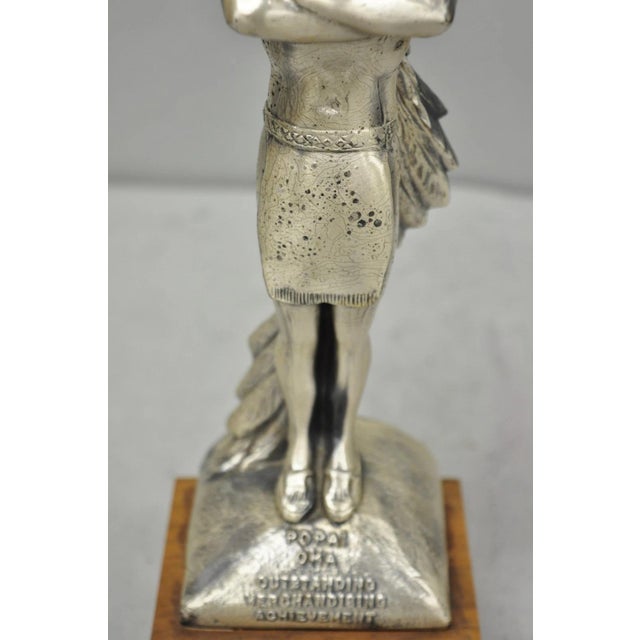 Mid 20th Century Vintage 1960s Popai Oma Store Display Award Trophy Native American Chief Figure For Sale - Image 5 of 15