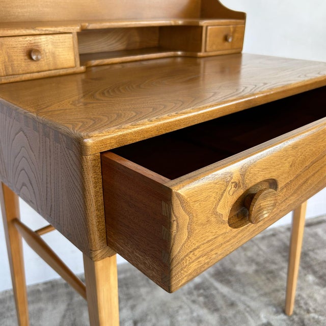 Wood Model 439 Windsor Writing Desk by Lucian Ercolani for Ercol, 1950s For Sale - Image 7 of 15