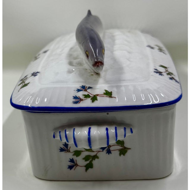 Antique Victorian French Porcelain Covered Sardine Dish With Delicate Hand-Painted Cornflower Pattern For Sale - Image 4 of 12