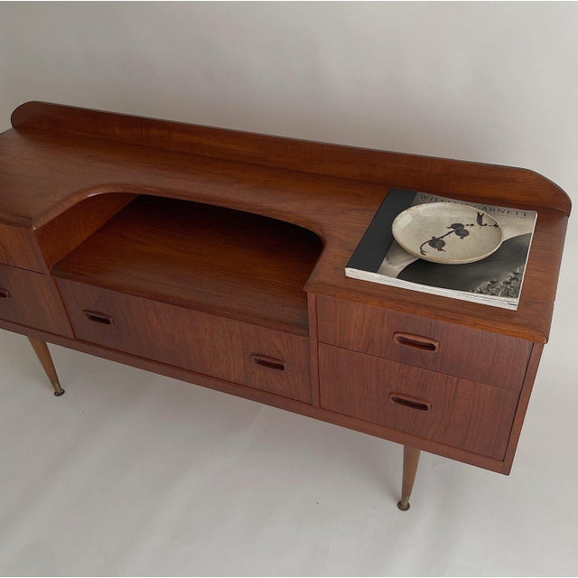 Mid-Century Modern Slimline Sideboard / Dressing Table in Teak Veneer For Sale - Image 5 of 17