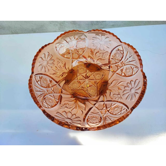 Plate, pink, daisy name, glass, Huta Hortensja,art deco 1920s, dimensions: height 7.3 cm, diameter 23.2 cm.