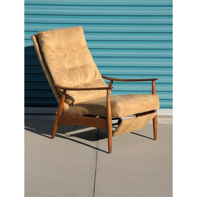 1970s Mid-Century Modern Reclining Lounge Chair Attributed to Milo Baughman for Thayer Coggin, C1960s For Sale - Image 5 of 16