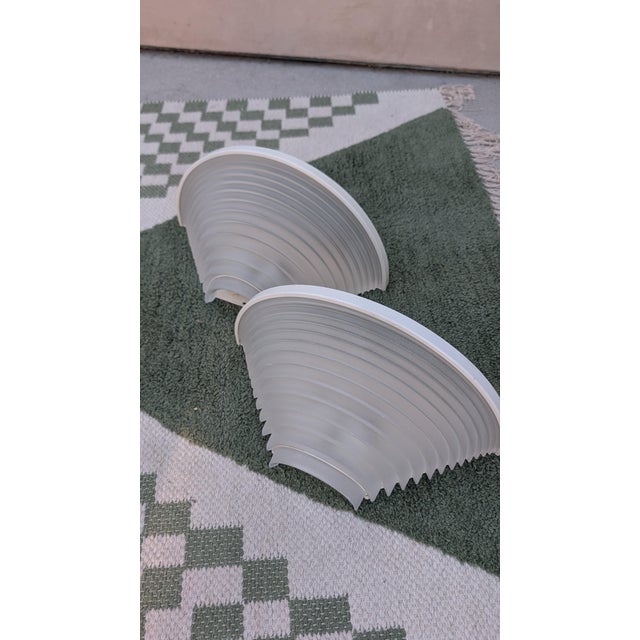 Postmodern Pair of 1990s Egisto 38 by Angelo Mangiarotti for Artemide Italian Postmodern Frosted Glass Wall Sconces For Sale - Image 3 of 4
