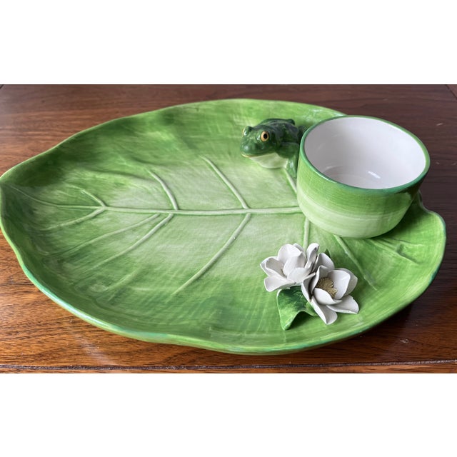 Kelly Green Italian Faience Frog & Lily Pad Platter-the Mane Lion For Sale - Image 8 of 9