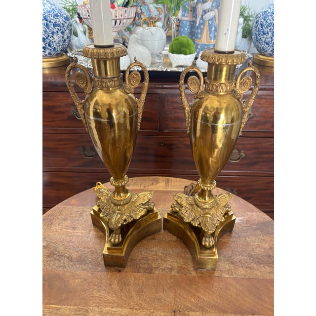 Mid 19th Century Gilt Bronze Neoclassical Louis XVI Double Handle Urn Lamps With Paw Feet - A Pair For Sale - Image 11 of 12