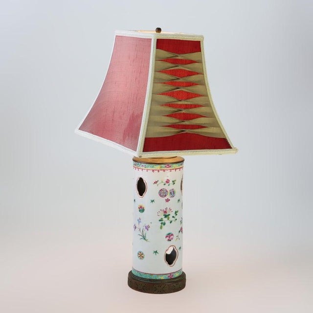 Antique Hand Painted Chinese Cutout Porcelain Wig Stand Table Lamp 19thC For Sale - Image 6 of 8