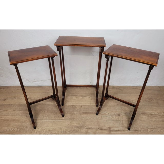 Late 19th Century Victorian Nesting Tables in Mahogany, 1880, Set of 3 For Sale - Image 5 of 18