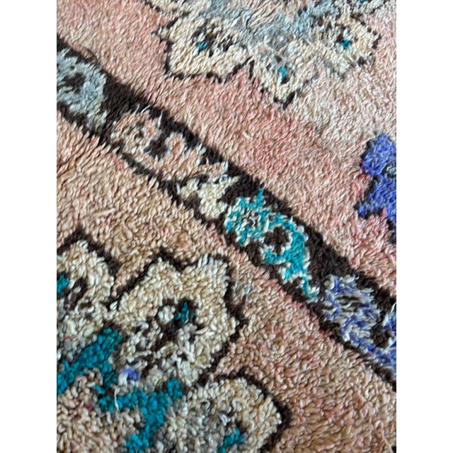Abstract 1980s Mid-Century Moroccan Moroccan Boujad Wool Rug For Sale - Image 3 of 7
