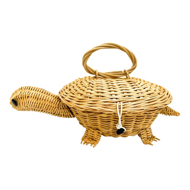 Vintage Wicker Turtle Lidded Box Basket With Handle – Whimsical Animal Storage - Coastal, Boho Chic, Palm Beach Regency For Sale