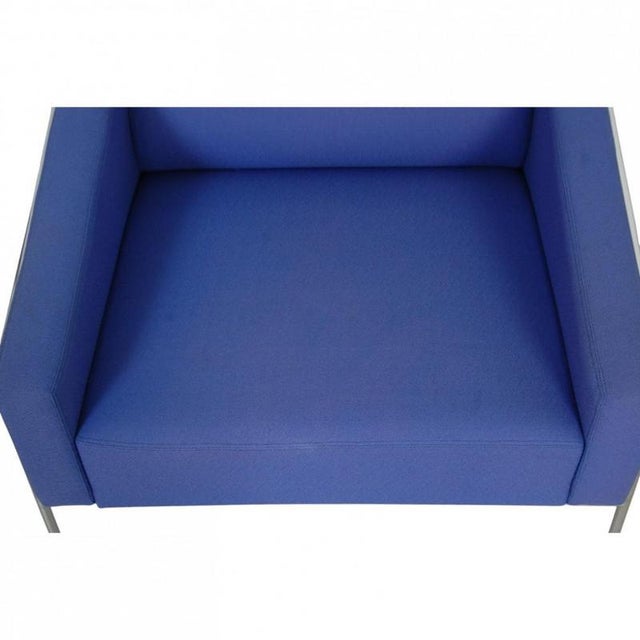 Model 3301 Lounge Chair in Blue Fabric by Arne Jacobsen, 1997 For Sale - Image 6 of 18