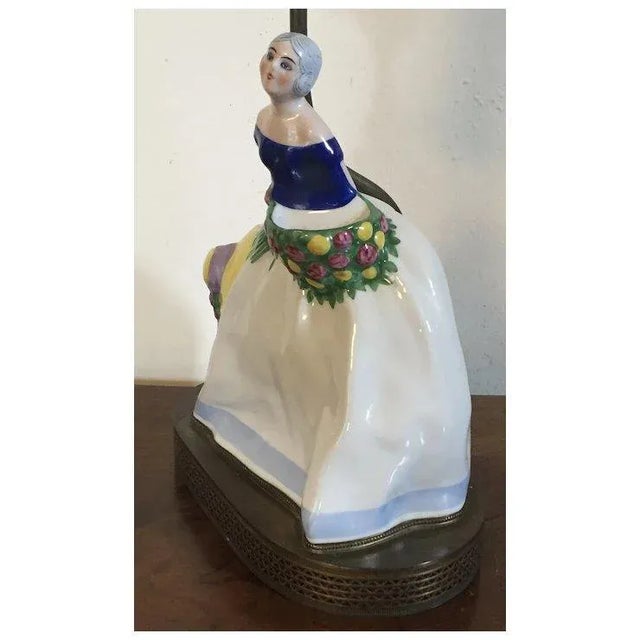 French Art Deco 1920's Porcelain Perfume Burner in the Form of a Lady of the Antebellum South Mounted as a Table Lamp Signed Gazan For Sale - Image 4 of 13