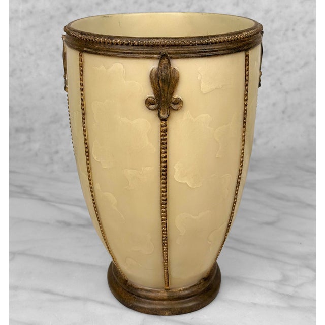 Vintage Traditional French Style Fleur De Lis Waste Basket Trash Can For Sale - Image 4 of 9