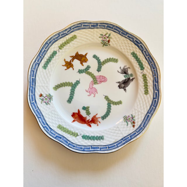 Herend Late 20th Century Set of 4 Herend Hand-Painted Porcelain Poisson Dessert Plates With 24k Gold Accents For Sale - Image 4 of 7
