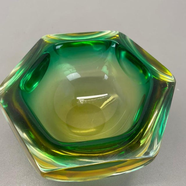 Murano Green Glass Sommerso Block Cube Ashtray from Flavio Poli, Italy, 1970s For Sale - Image 13 of 18