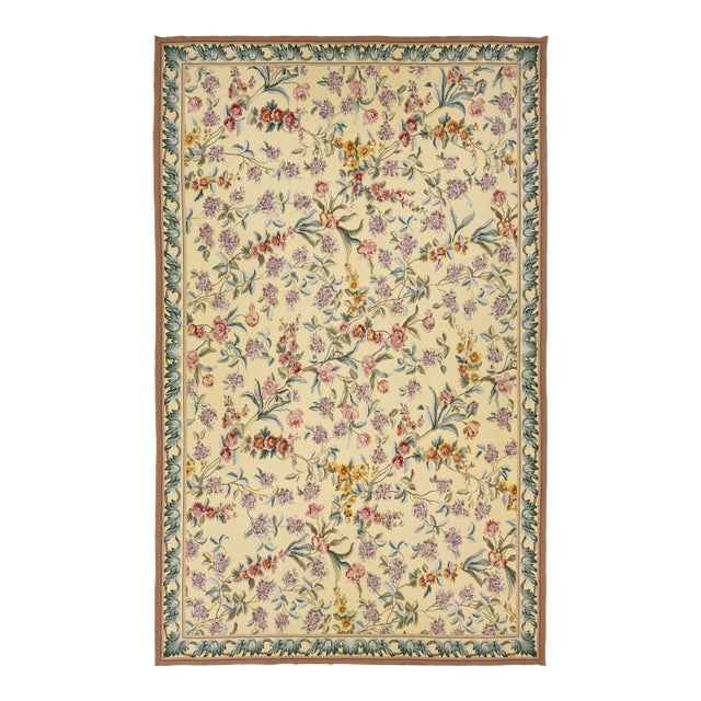 1990s Handcrafted French Aubusson Wool Rug in Pale Yellow With Floral Design For Sale