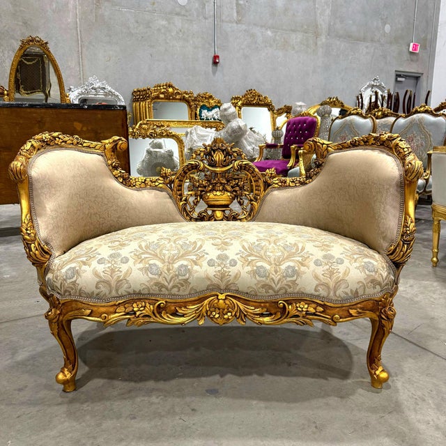 2000 - 2009 French Style Light Brown Small Settee Tufted For Sale - Image 5 of 9