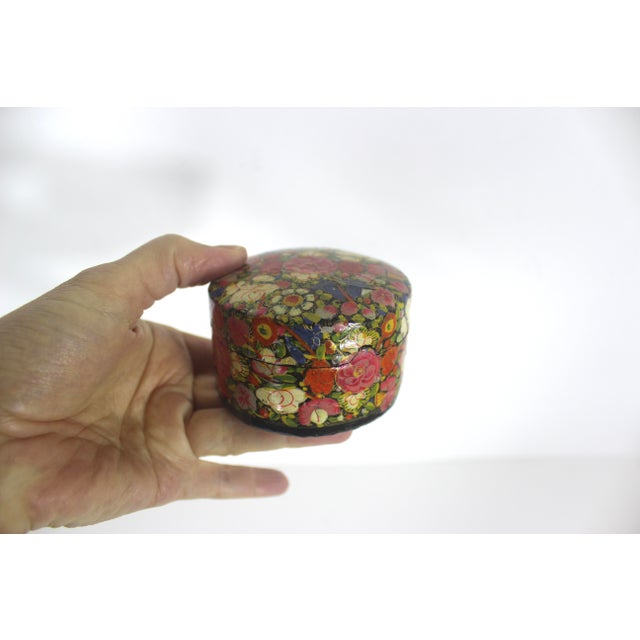 Dark Pink Vintage Hand Painted Kashmir Lacquered Trinket Box For Sale - Image 8 of 8