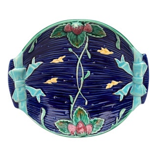 19th Century Small Majolica Strawberries Dish Wedgwood For Sale
