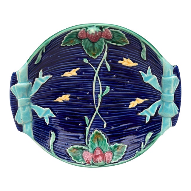 19th Century Small Majolica Strawberries Dish Wedgwood For Sale