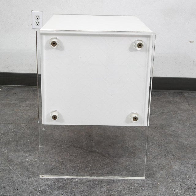 Mid-Century Modern Mid Century Modern Nightstand 2 Drawers Lucite White 1970s Vintage Groovy Retro For Sale - Image 3 of 12