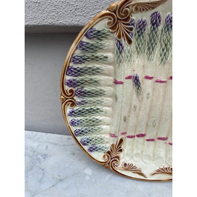French 19th Century Onnaing French Majolica Asparagus Plate For Sale - Image 3 of 7