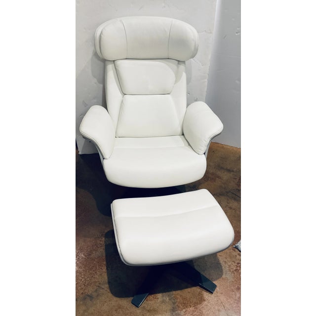 Mid-Century Modern Mod Eames Style Italian White Leather Lounge Chair and Ottoman For Sale - Image 3 of 5