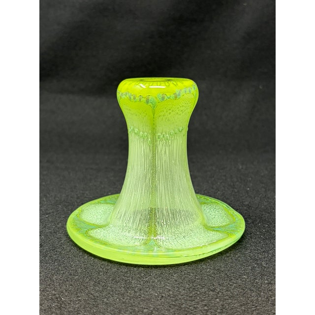 Late 20th Century Higgins Art Glass Drop Out Vase Kiwi For Sale - Image 5 of 6
