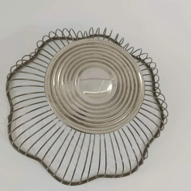 Mid-Century Modern Vintage Mid-Century Modern Silver Plate Round Wire Bread Fruit Basket For Sale - Image 3 of 5