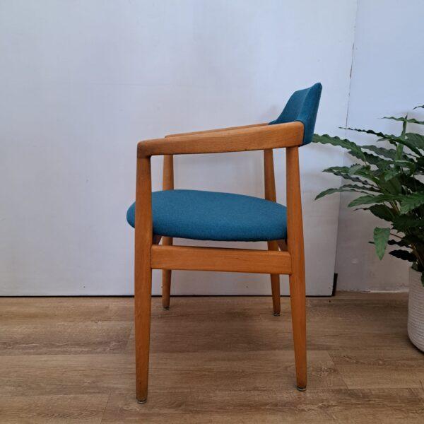 Oak and Wool Armchair – Denmark (1960s) H. 76 cm | L. 54 cm | D. 48 cm