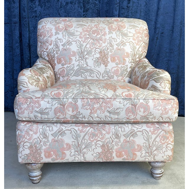Vintage Floral Upholstered Lounge Chair – Elegance in Bloom Infuse your space with timeless charm and comfort with this...