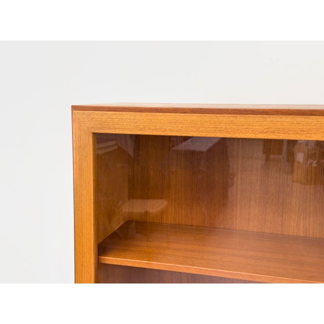 Mid-Century Modern Teak Cabinet with Glass Doors from Omann Jun, 1960s For Sale - Image 3 of 18