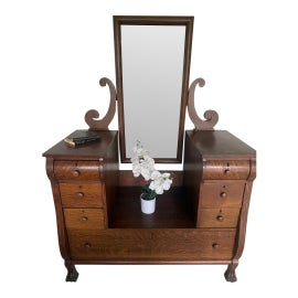 Example of Vanity and Mirror Sets
